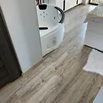 Δωμάτια σε οικογενειακή κατοικία U Maksi