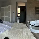 Δωμάτια σε οικογενειακή κατοικία U Maksi