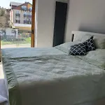 Δωμάτια σε οικογενειακή κατοικία U Maksi *